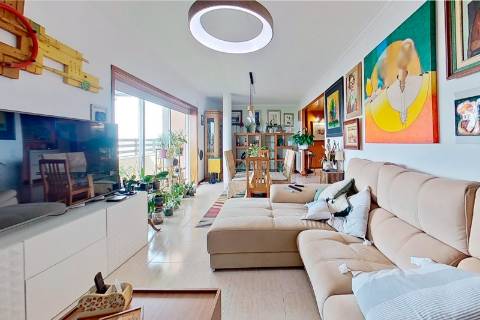 Apartamento T3 com Terraço - Perto da Praia