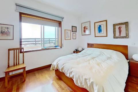 Apartamento T3 com Terraço - Perto da Praia