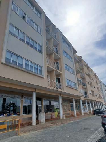 Apartamento T3 com Terraço - Perto da Praia