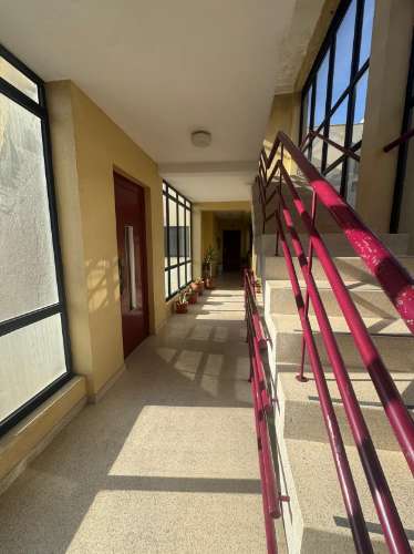 T2 com Marquise, Varanda e Lugar de Garagem - Excelente Localização