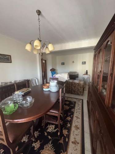 T2 com Marquise, Varanda e Lugar de Garagem - Excelente Localização