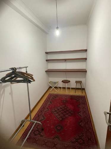 T2 com Marquise, Varanda e Lugar de Garagem - Excelente Localização