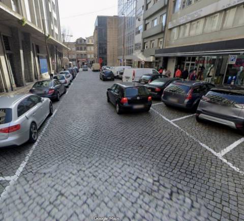 Loja com Armazém | 2 Pisos | 262 m² | Localização Prime