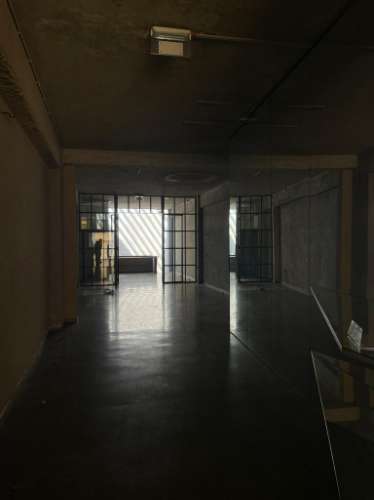 Loja com Armazém | 2 Pisos | 262 m² | Localização Prime