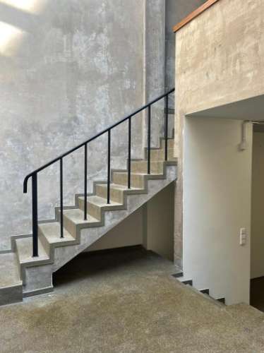 Loja com Armazém | 2 Pisos | 262 m² | Localização Prime