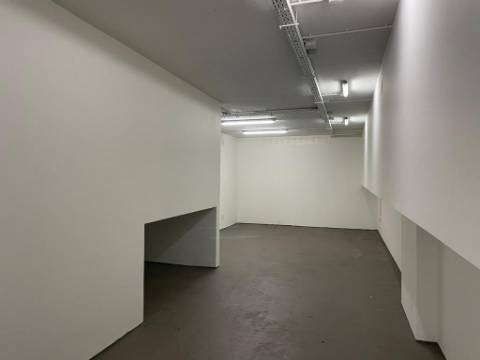 Loja com Armazém | 2 Pisos | 262 m² | Localização Prime