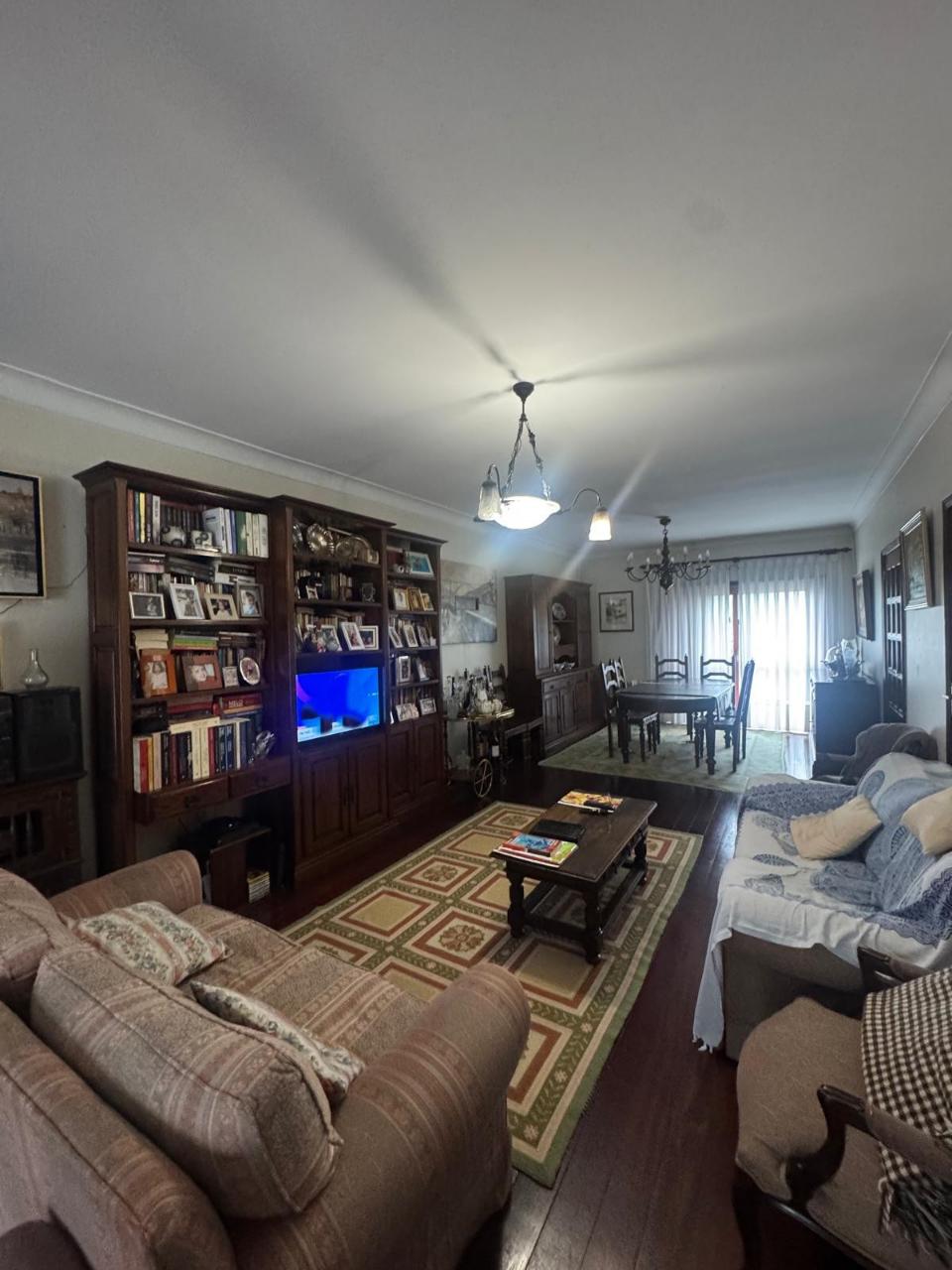 Moradia T4 com garagem para 2 carros, salão e jardim | Valbom - Gondomar