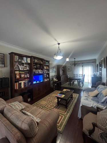 Moradia T4 com garagem para 2 carros, salão e jardim | Valbom - Gondomar