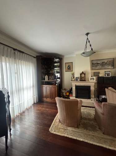 Moradia T4 com garagem para 2 carros, salão e jardim | Valbom - Gondomar