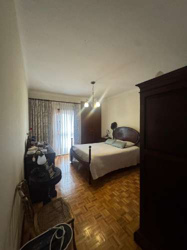 Moradia T4 com garagem para 2 carros, salão e jardim | Valbom - Gondomar