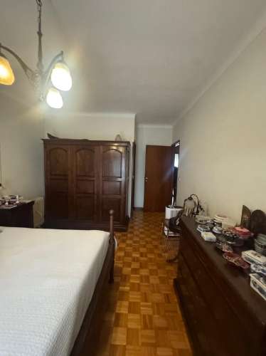 Moradia T4 com garagem para 2 carros, salão e jardim | Valbom - Gondomar