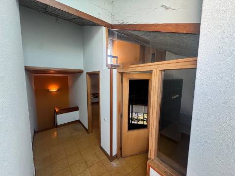 Duplex T3 com terraço e vistas de rio - Praça das Flores, Porto