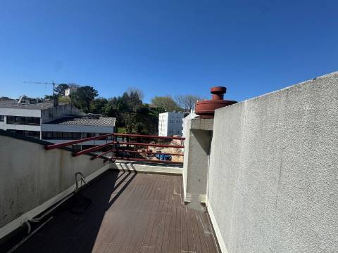 Duplex T3 com terraço e vistas de rio - Praça das Flores, Porto