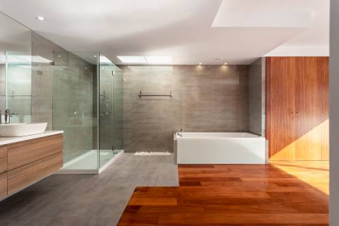 Moradia T4+1 renovada com jardim no Condomínio Quinta do Sardão