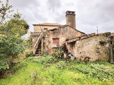 Moradia para Restaurar em Cucujães.