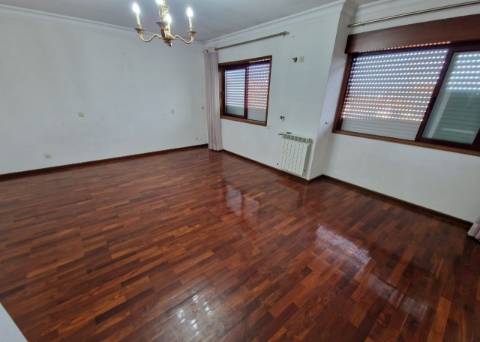 Moradia t2 em zona residencial muito requisitada