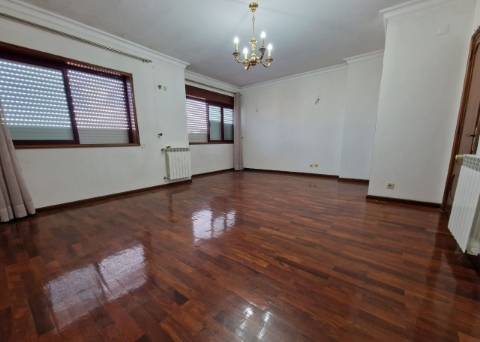 Moradia t2 em zona residencial muito requisitada