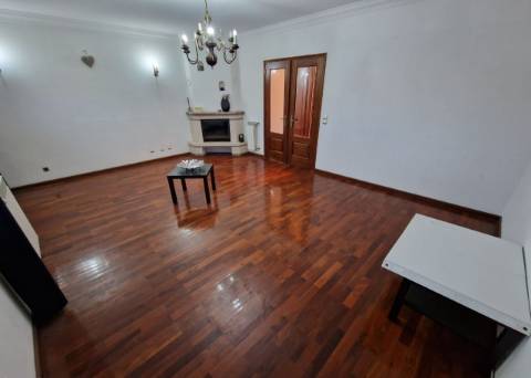 Moradia t2 em zona residencial muito requisitada