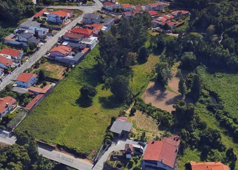 Terreno com viabilidade de construção, Paços de Brandão