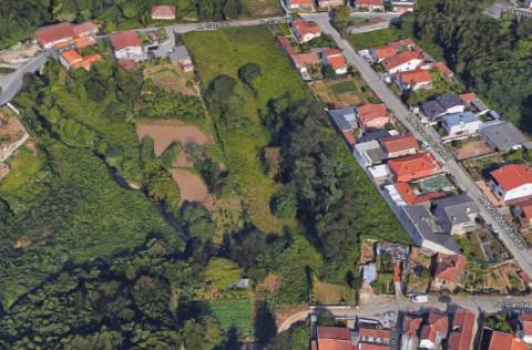 Terreno com viabilidade de construção, Paços de Brandão
