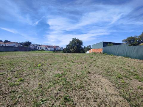 Terreno com viabilidade de construção, Paços de Brandão