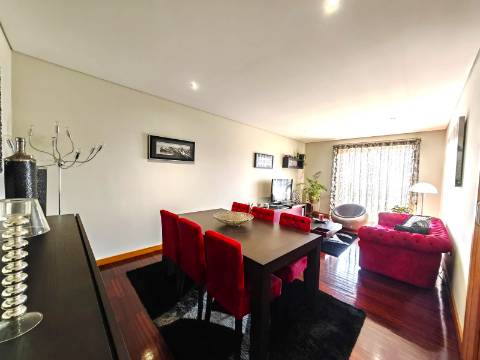 Apartamento T2 com 133,8m² em São João da Madeira