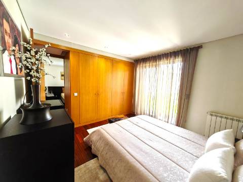 Apartamento T2 com 133,8m² em São João da Madeira