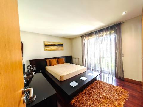 Apartamento T2 com 133,8m² em São João da Madeira