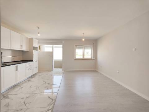 Apartamento T3 Remodelado, São João da Madeira