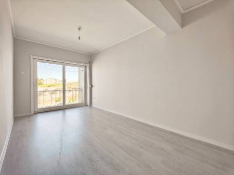 Apartamento T3 Remodelado, São João da Madeira