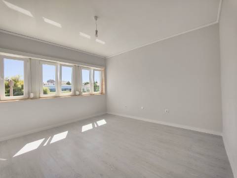 Apartamento T3 Remodelado, São João da Madeira