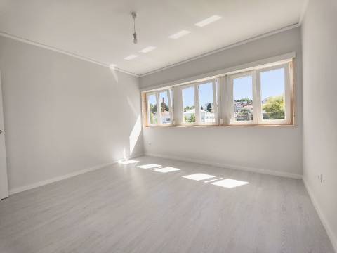 Apartamento T3 Remodelado, São João da Madeira