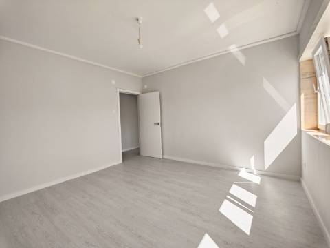 Apartamento T3 Remodelado, São João da Madeira