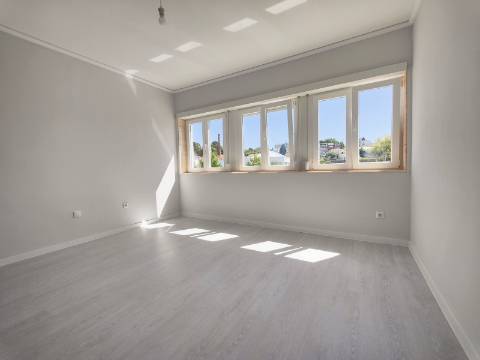 Apartamento T3 Remodelado, São João da Madeira