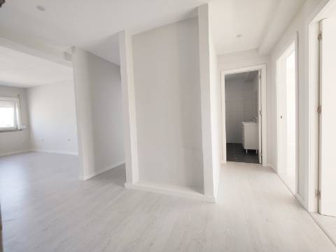 Apartamento T3 Remodelado, São João da Madeira