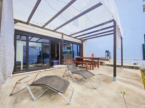 Moradia Geminada T4 com 210m2 e Estilo Moderno no Centro de São João da Madeira