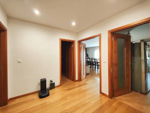 Apartamento T4 com 161m2 em Santa Maria da Feira
