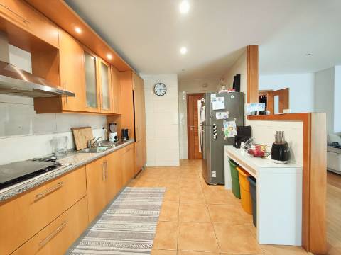 Apartamento T4 com 161m2 em Santa Maria da Feira