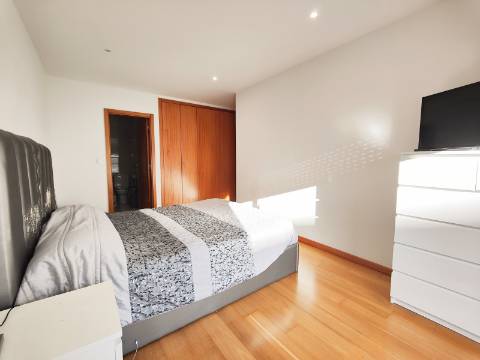 Apartamento T4 com 161m2 em Santa Maria da Feira