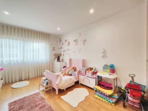 Apartamento T4 com 161m2 em Santa Maria da Feira