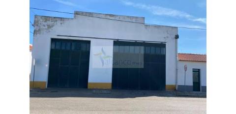 Armazém para Venda em Vila Nova de São Bento