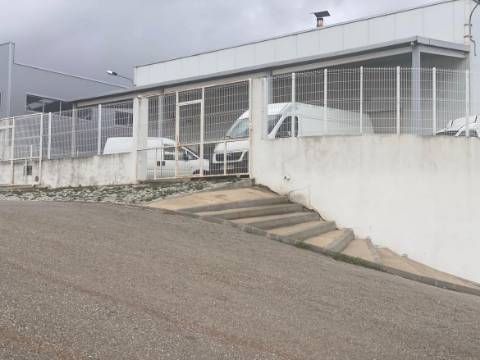 Armazém industrial - PADARIA em Vila Nova de São Bento