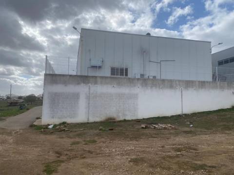 Armazém industrial - PADARIA em Vila Nova de São Bento