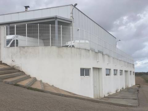 Armazém industrial - PADARIA em Vila Nova de São Bento