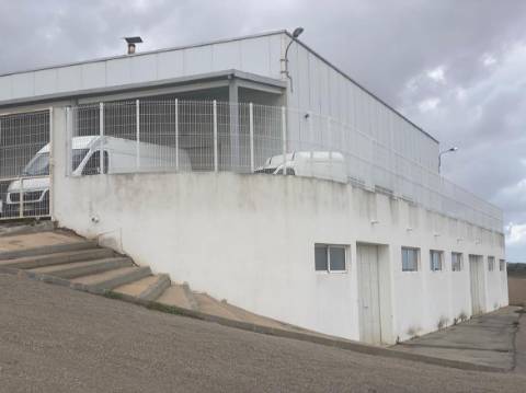 Armazém industrial - PADARIA em Vila Nova de São Bento