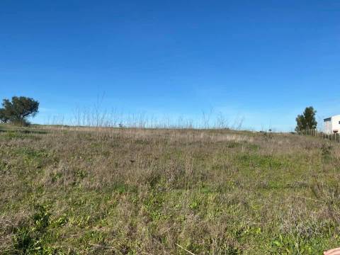 Herdade com 18 Hectares para Venda - próximo à cidade de Beja