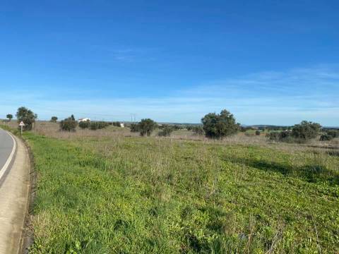 Herdade com 18 Hectares para Venda - próximo à cidade de Beja