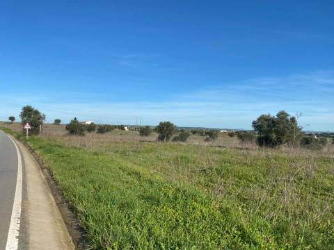Herdade com 18 Hectares para Venda - próximo à cidade de Beja