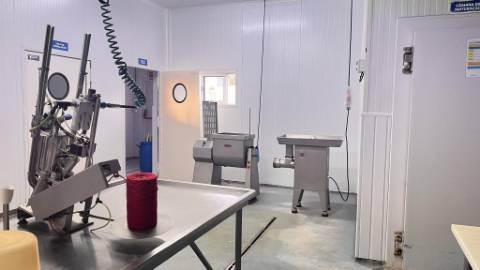 Fábrica pronta a laboral - SETOR ALIMENTAR