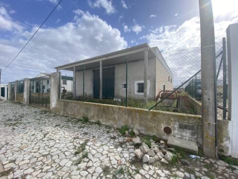 Armazém em Zona de Atividades Económicas - Vila Nova de São Bento